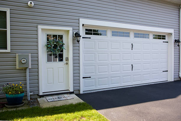 24/7 Emergency Garage Door Panel Replacement experts in Tazewell, VA